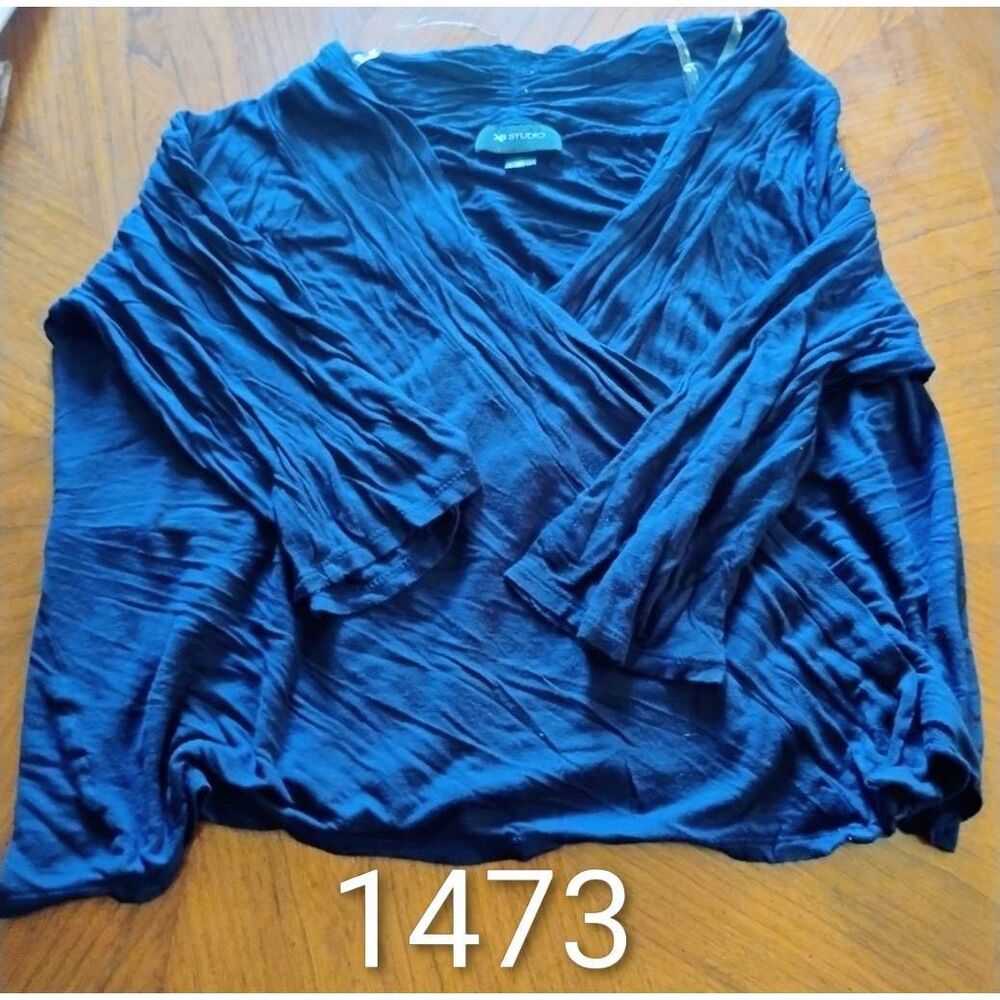 (1473) AB Studios Wrap/Top  Size: XL